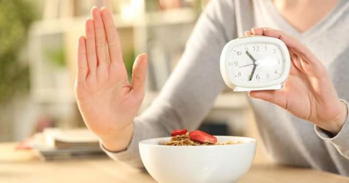 Con người có thể nhịn ăn tối đa trong bao lâu? Tác hại của việc nhịn ăn là gì?