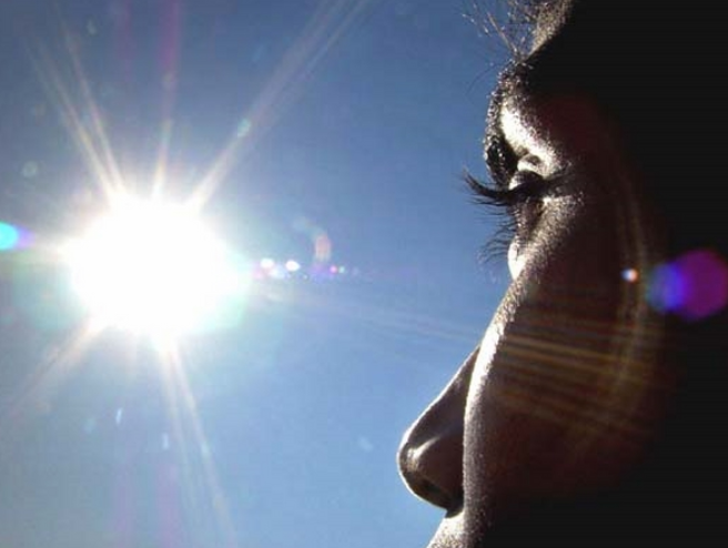 Tác hại của tia UV là gì? Cách phòng tránh tia UV cho bản thân khi ra trời nắng?
